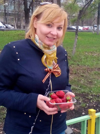 Елена Шароварская