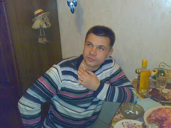 Максим Попов