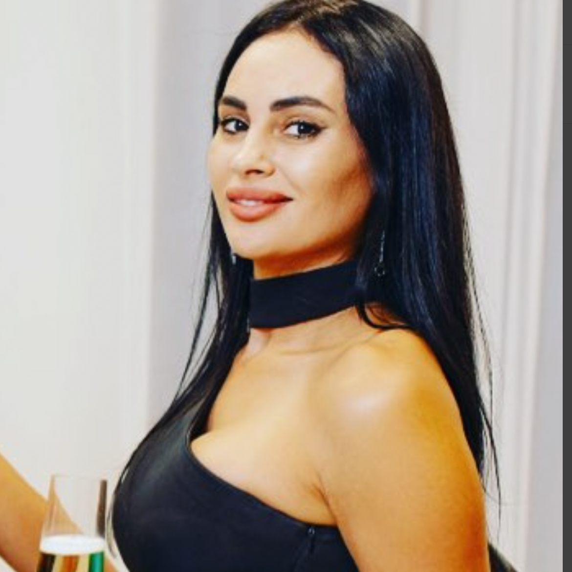 Индира Рустамова