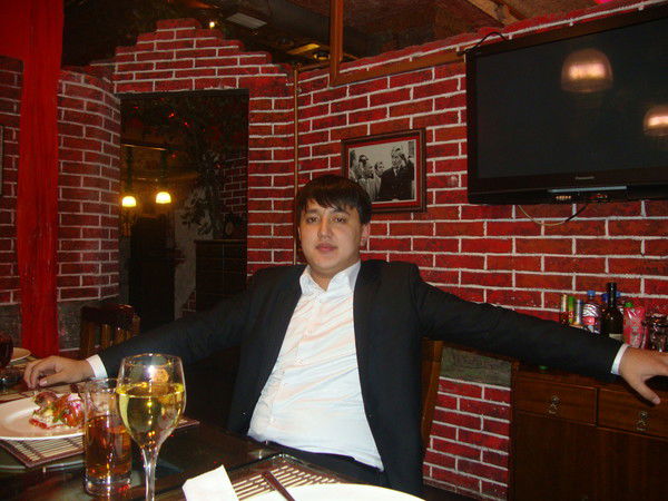 Жандос Магзум