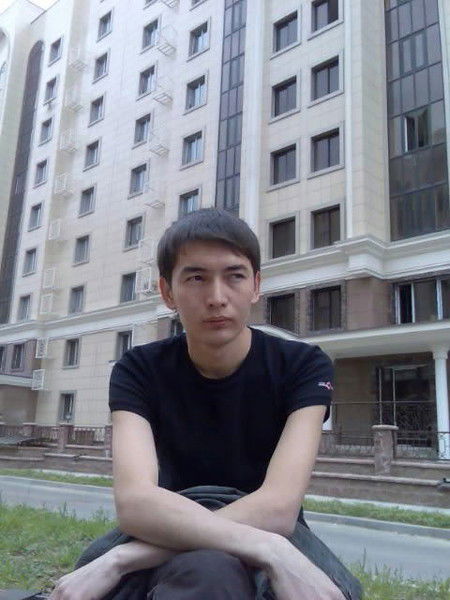 Серик Сапаров