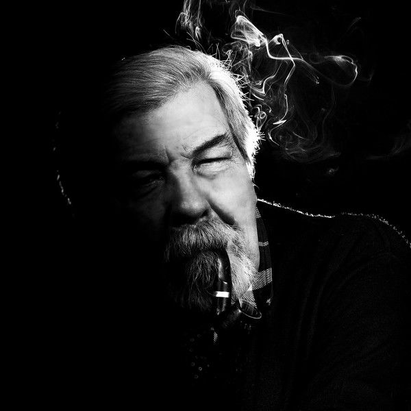 Виктор Петров