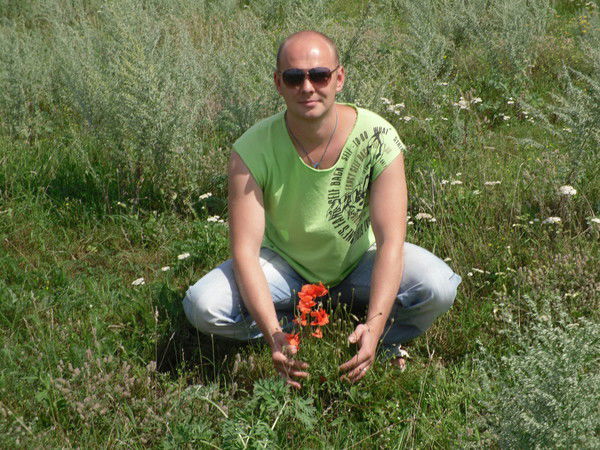 Виталий Листопадов