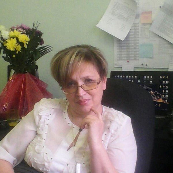 Елена Година