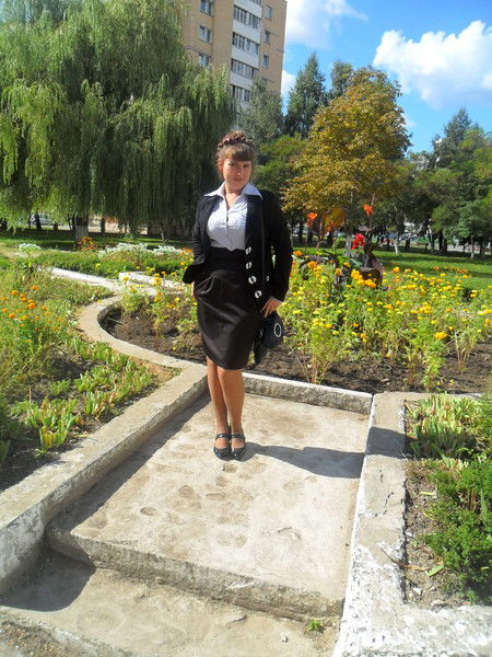 Брюнетка Ксю)))