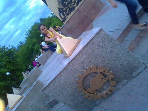 Лаура $$$$$$$$$$$$