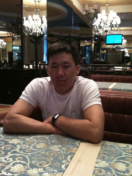 Данияр Надырханов