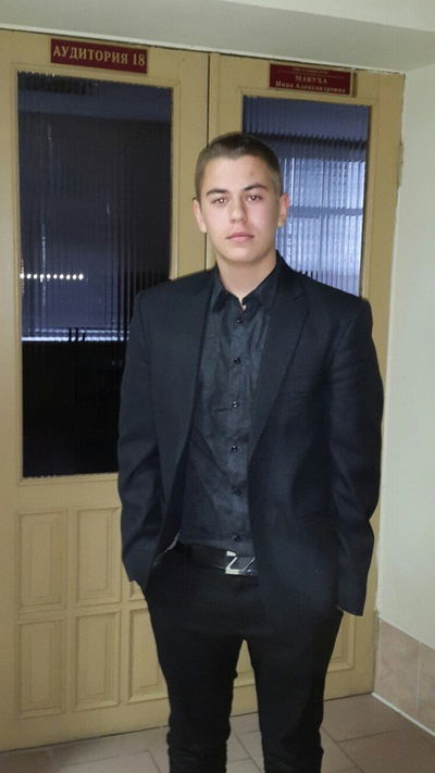 Артём Семёнов