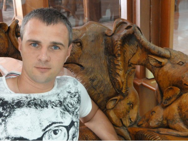 Алексей Комаров