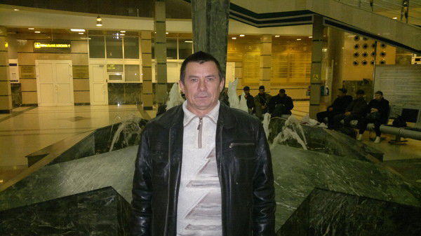 Валера Николаев