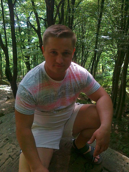 Антон Лазарев