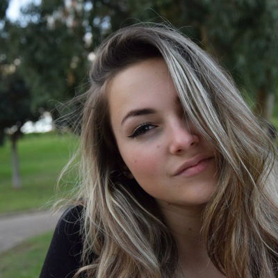 Габриела Жумбей