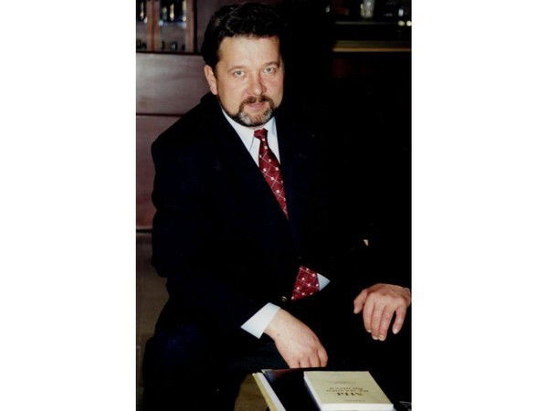 Геннадий Карнавин