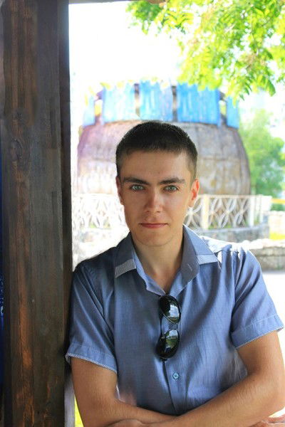 Максим Гусельников