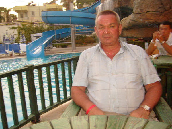 Олег Кузнецов