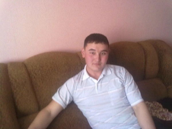 Парыз Бустаев