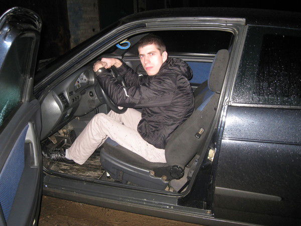 Илья Пахотин