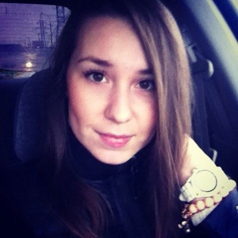 Аня Санеева