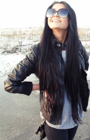 Луина Сапарова