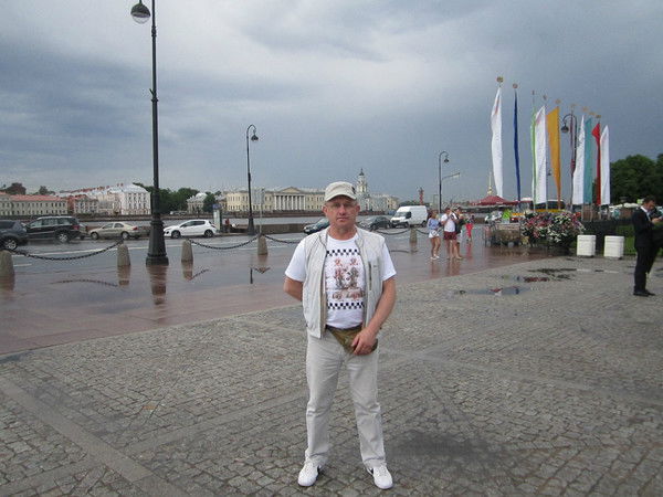 Александр Волков