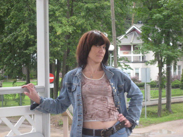 Маша Неважно