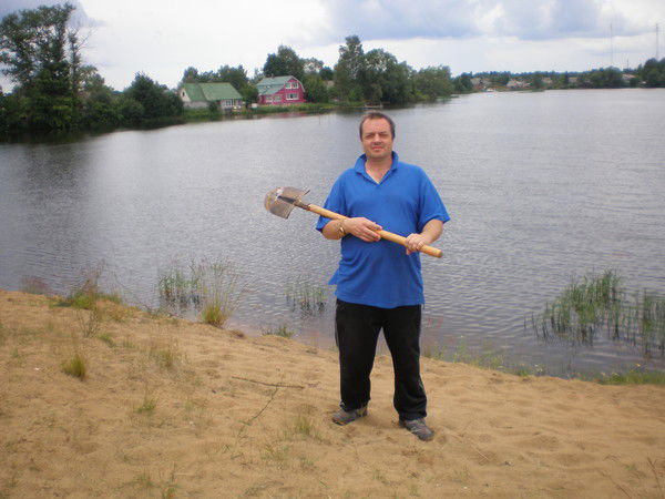 Михаил Антонов