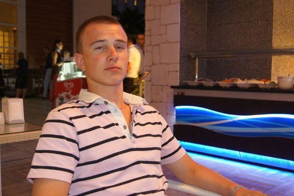 Максим Ахлёстин