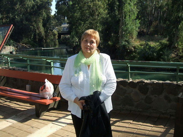 Элизабет Левринец