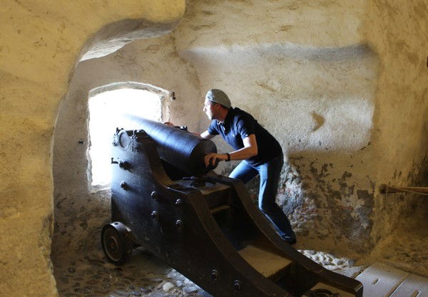 Роман Роман