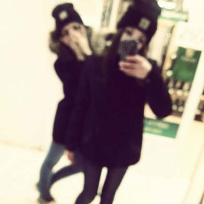 Анжела Холод