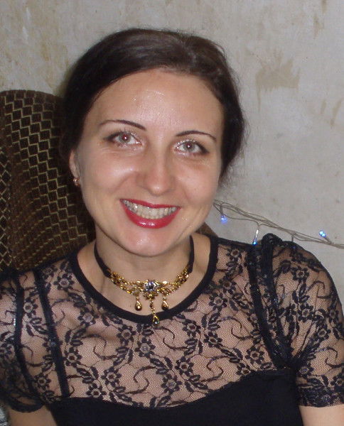 Елена Максимова