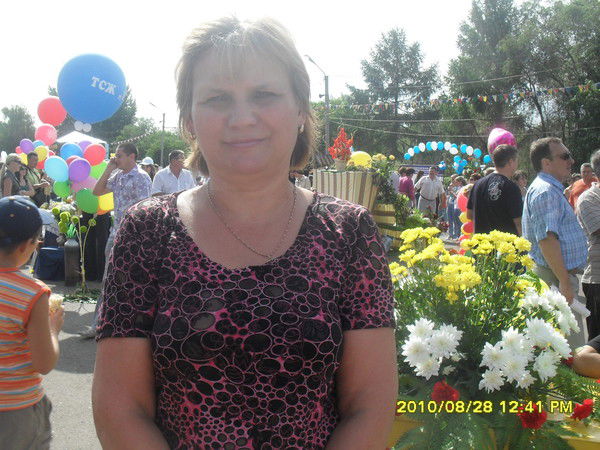 Неля Шаярова