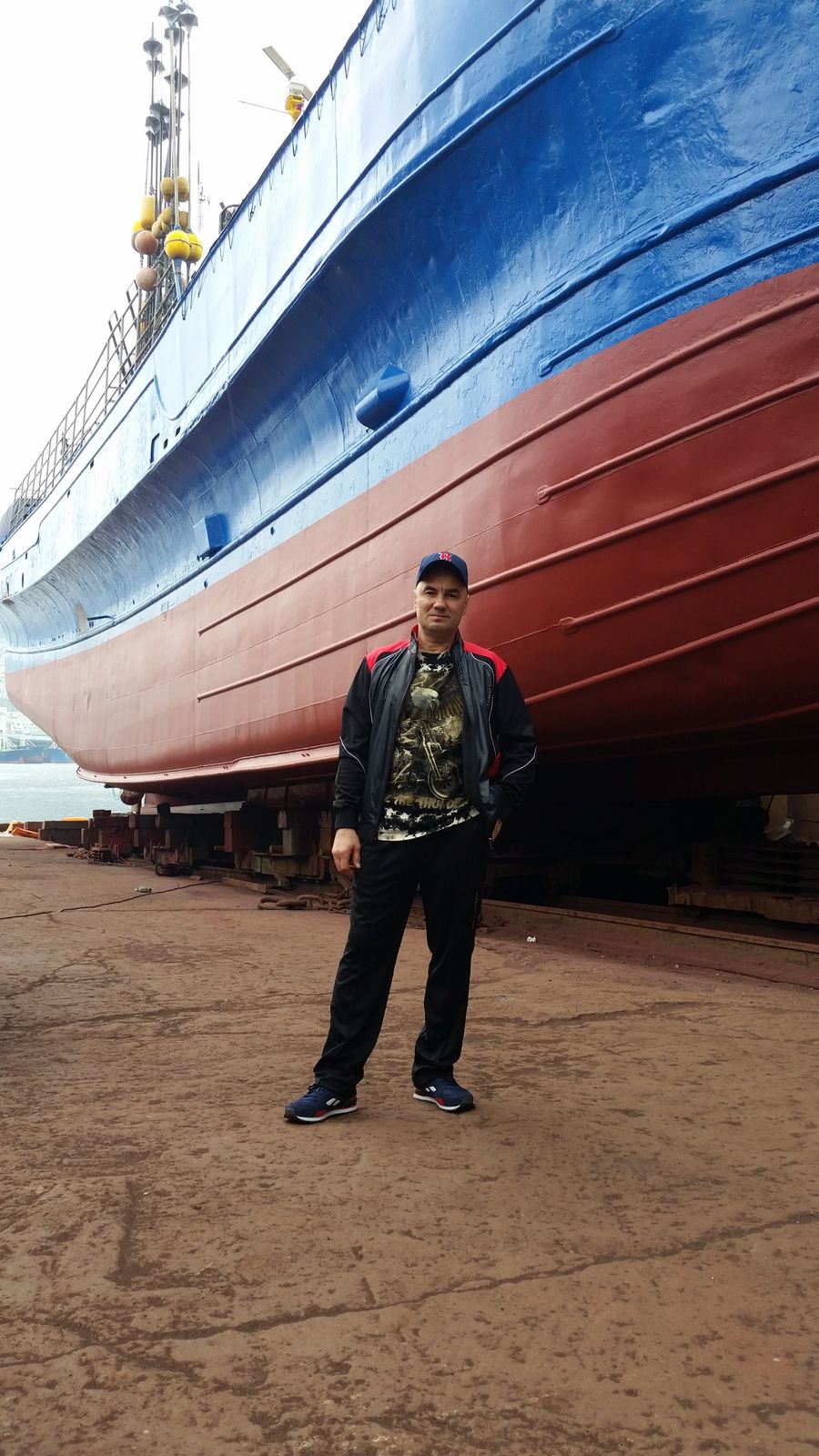 Эмиль Искендеров