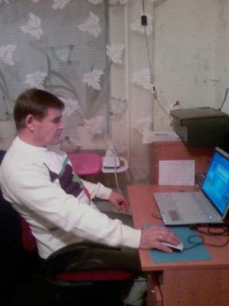 Толя Мельник