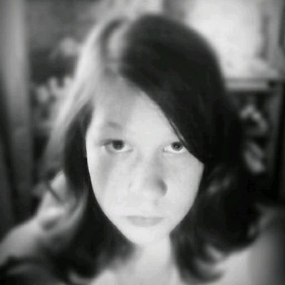 Лера Попова