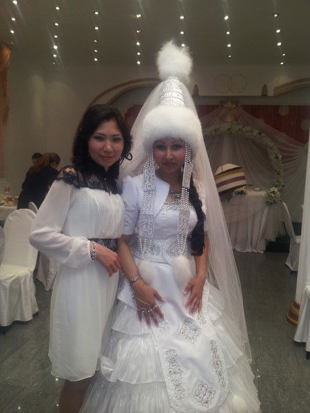 Дина Аханова