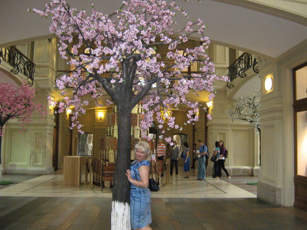 Лена Давеян