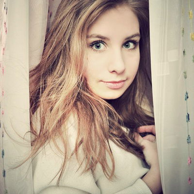 Аня Лазурина