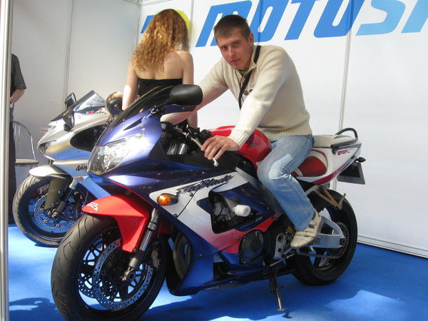 Александр Гончар