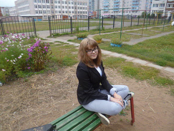 Полина Столбова