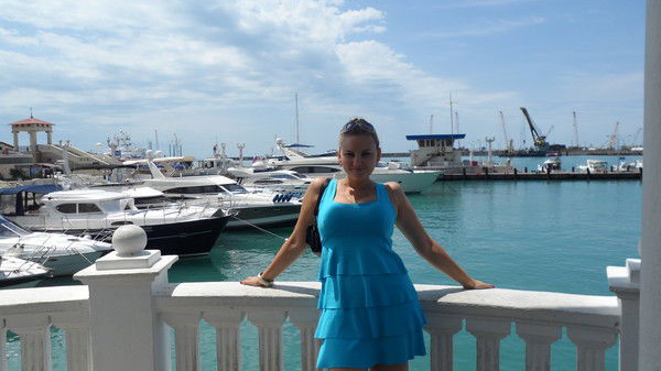 Оля Новокрещенова