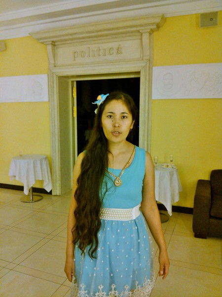 Элнура Кармышакова