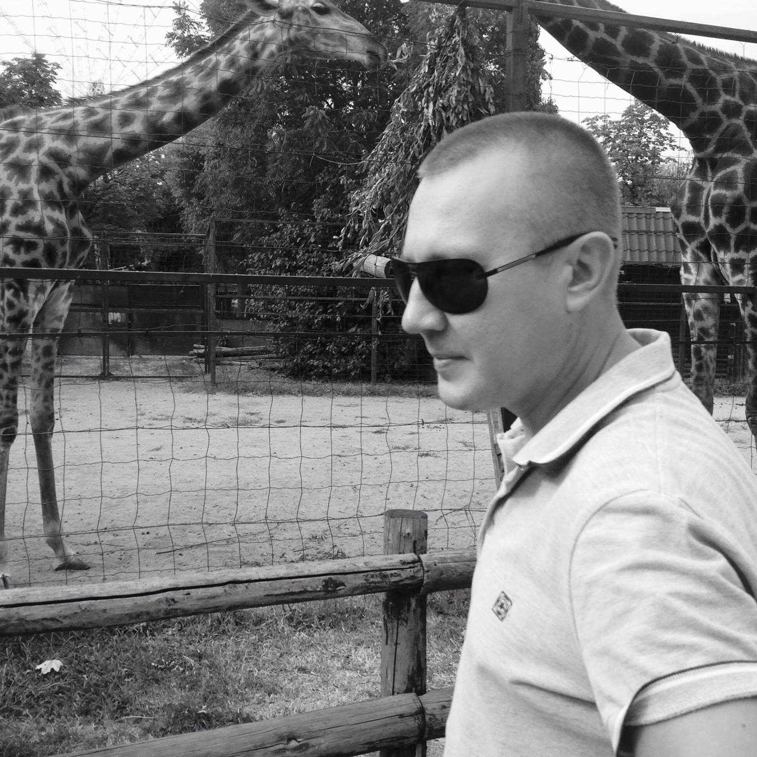 Николас Акатов