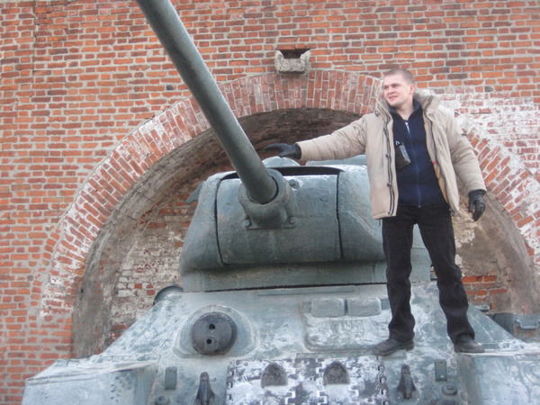 Костя Леушканов