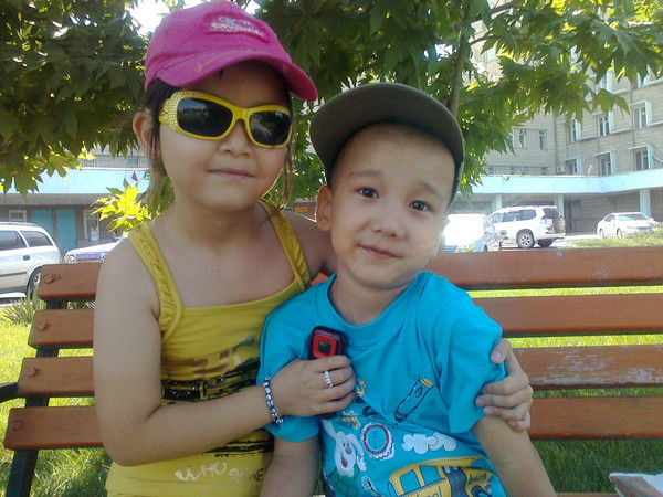 Манас Нуров