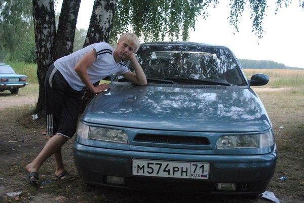 Максим Шарапов