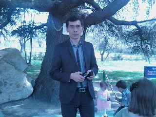 Фарход Холов