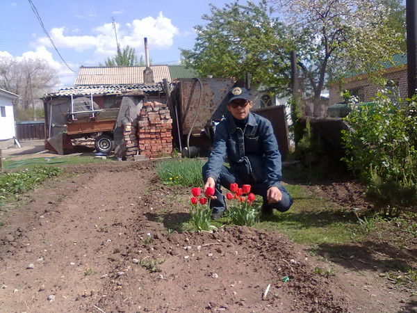 Мухтар Каженов