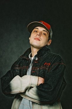 Димон Онянов