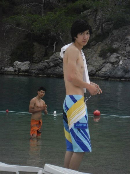 Асхат Человек